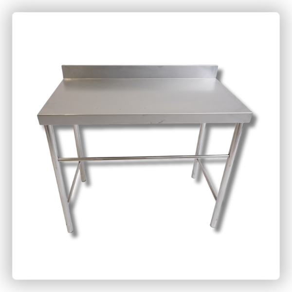 Bancada de Inox 1,10 m – com Rodobanca e Estrutura Contraventada